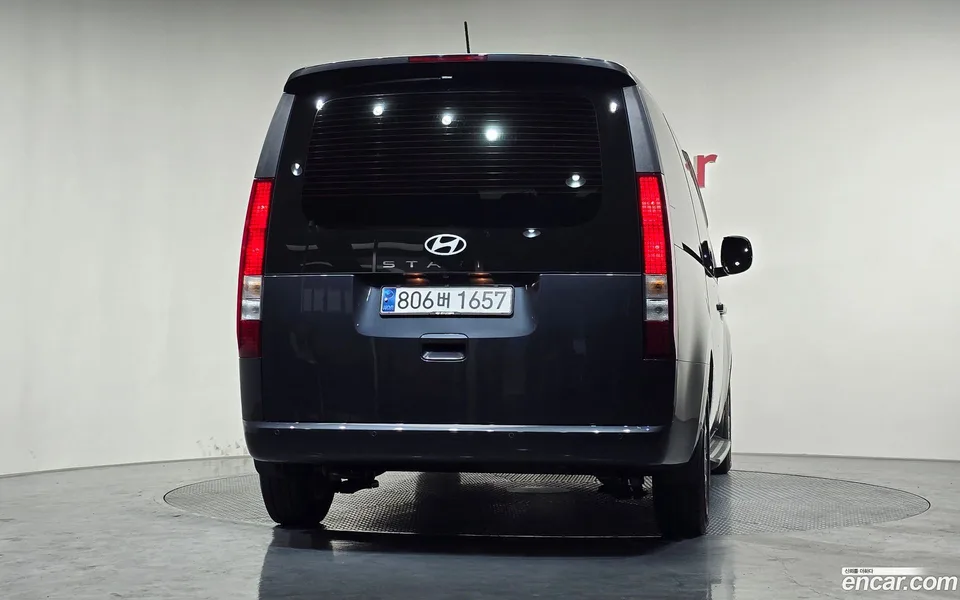 Hyundai Staria L3.5 5 2024 — миниатюра 4