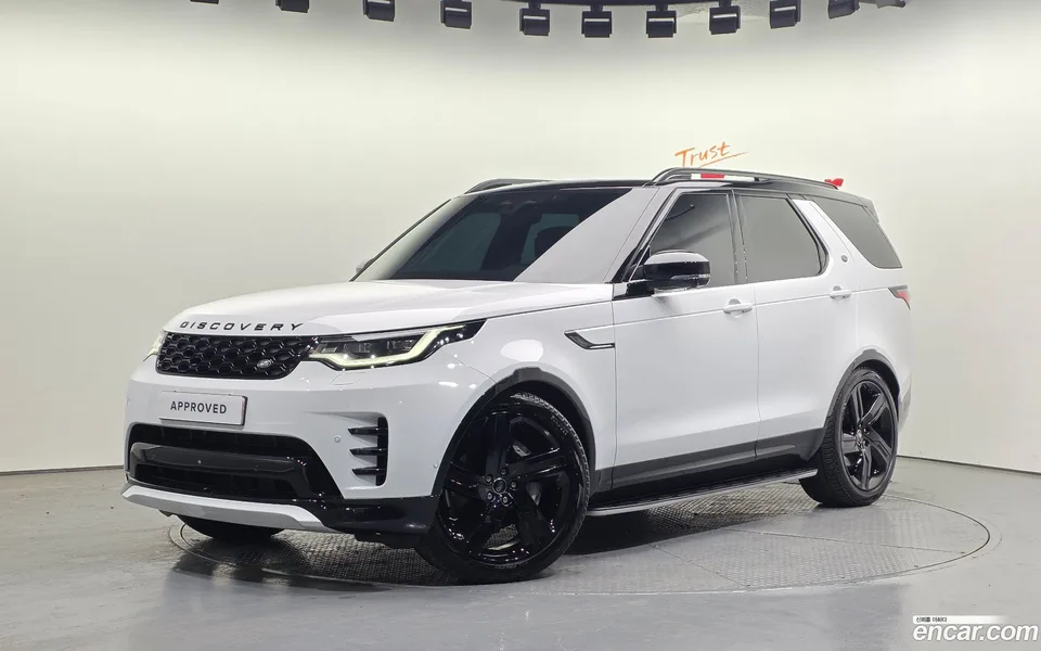 Land Rover Discovery D300 HSE 2024 — фото 1, купить с доставкой в Москву
