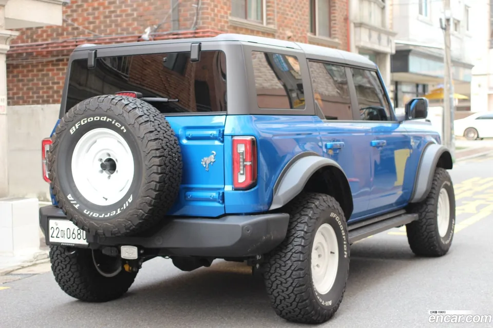Ford Bronco 2.7 2023 — миниатюра 2