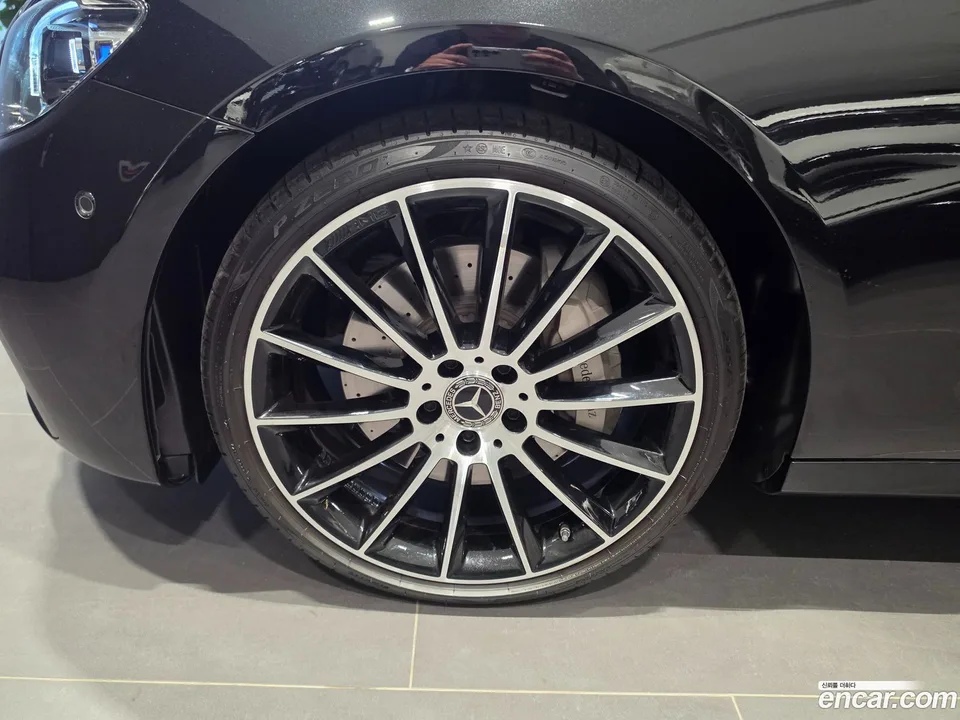 Mercedes-Benz E-Class E350 4MATIC AMG Line 2023 — миниатюра 2