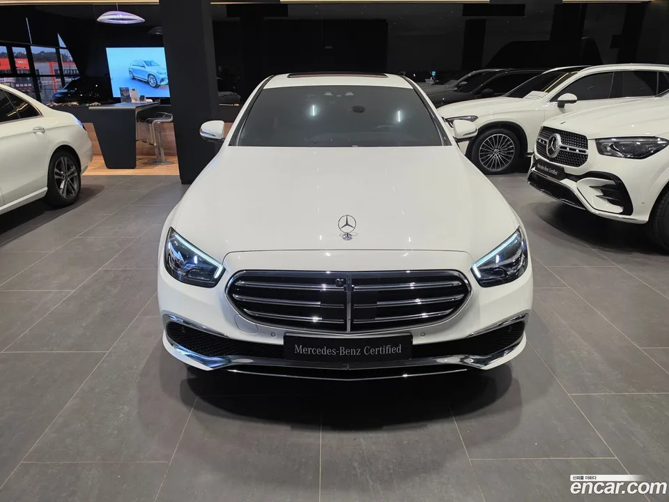 Mercedes-Benz E-Class E350 4MATIC 2023 — миниатюра 3