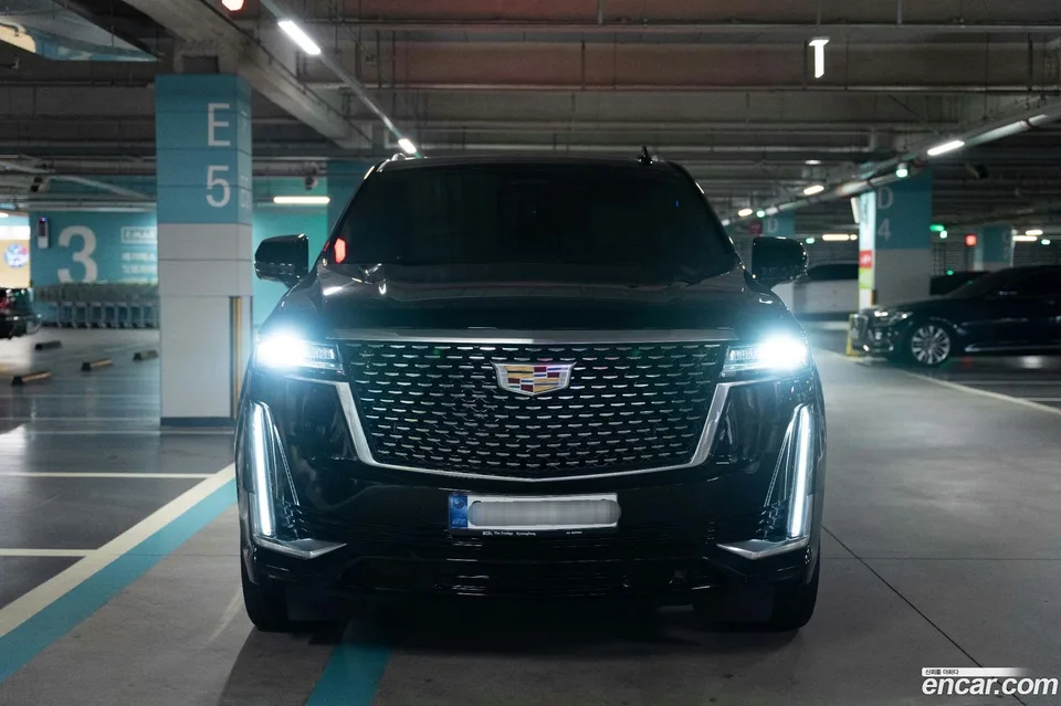 Cadillac Escalade 6.2 ESV 2022 — миниатюра 2