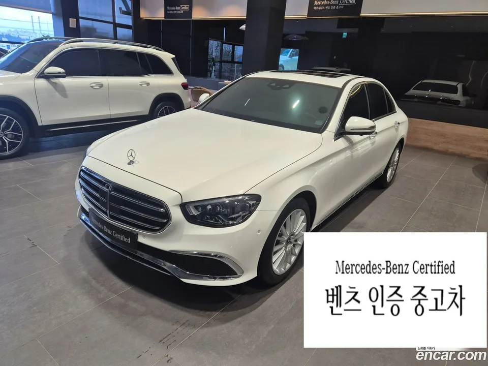 Mercedes-Benz E-Class 2022