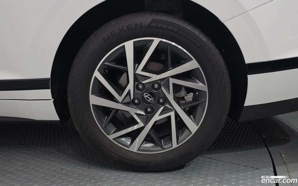 Hyundai Grandeur 2.5 2WD 2023 — миниатюра 2