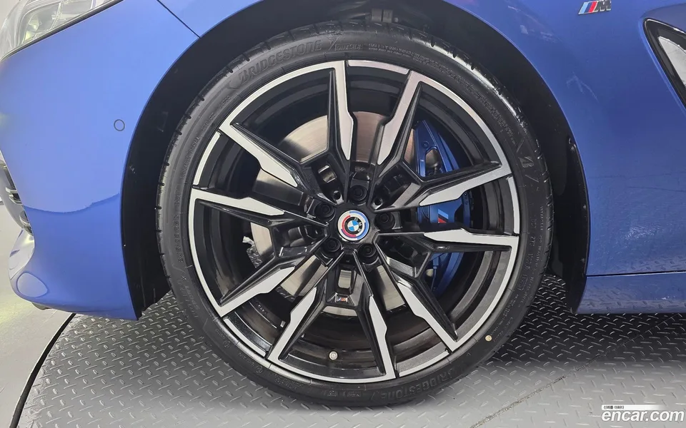 BMW 8 Series M850i xDrive 2023 — миниатюра 2