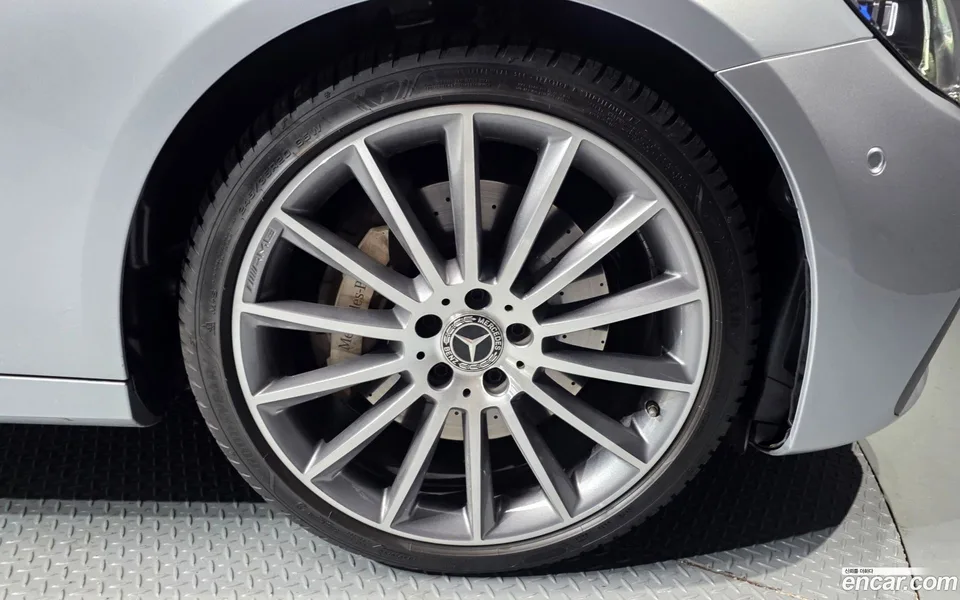 Mercedes-Benz E-Class E350 4MATIC AMG Line 2022 — миниатюра 2