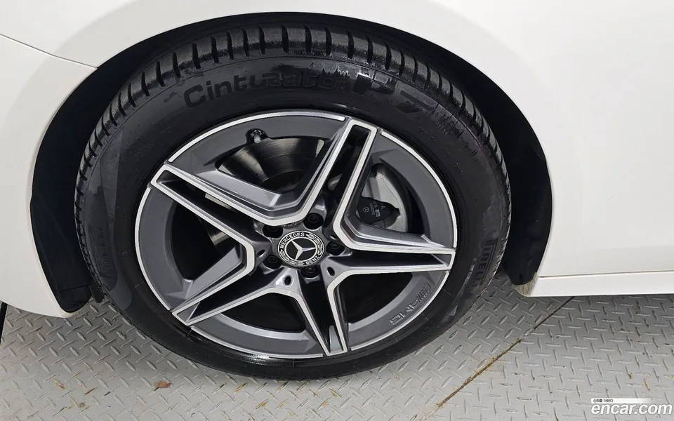 Mercedes-Benz E-Class E250 AMG Line 2023 — миниатюра 2