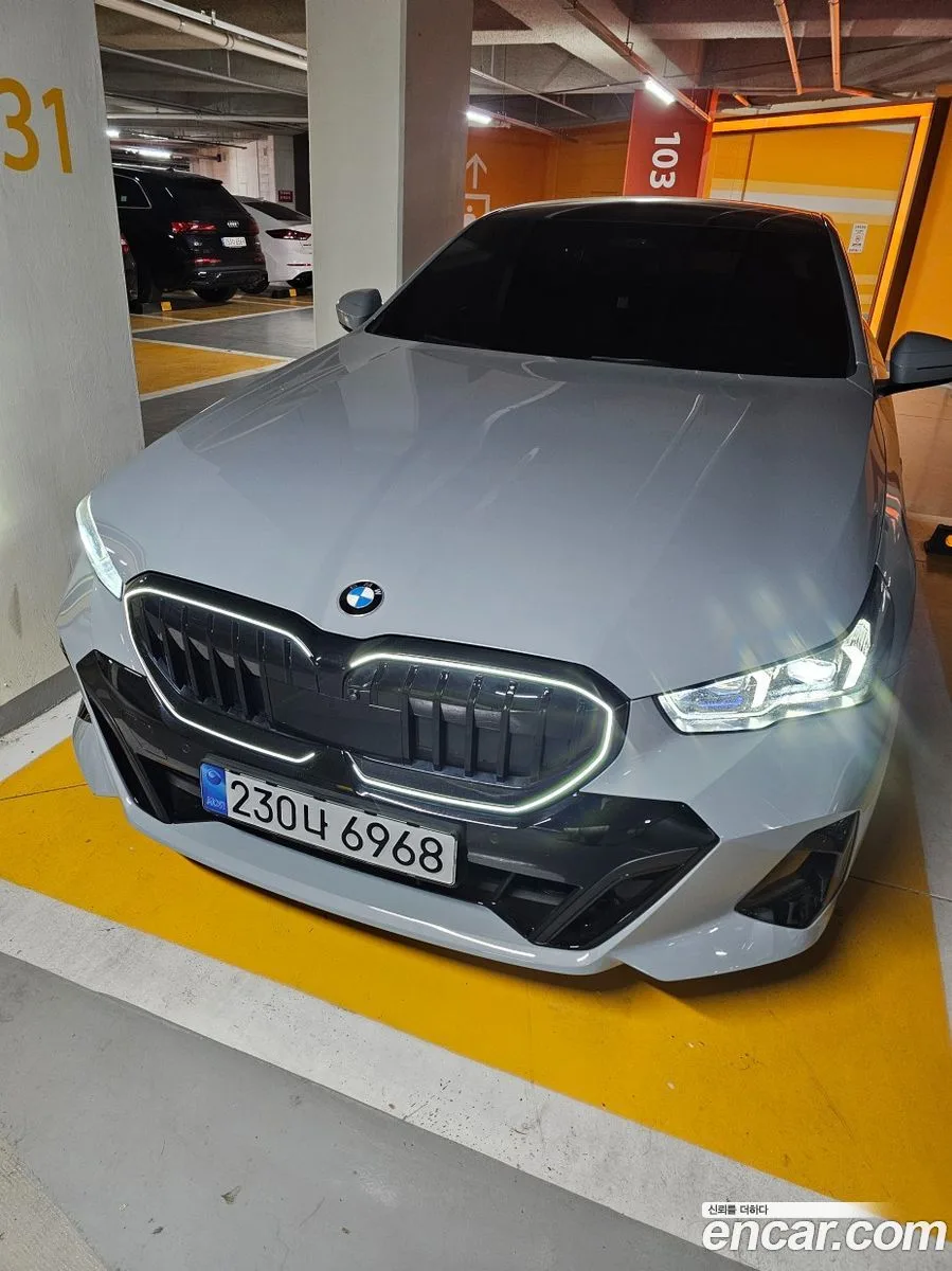 BMW 5 Series 520i M 2024 — фото 1, купить с доставкой в Москву