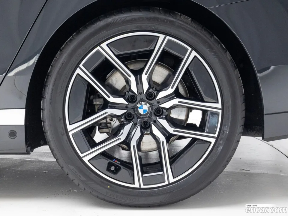 BMW 7 Series 740i xDrive M 2024 — миниатюра 2