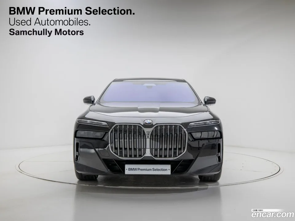 BMW 7 Series 740i xDrive M 2024 — миниатюра 3