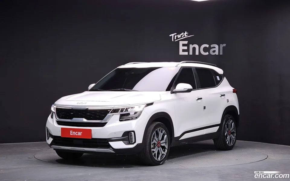 Kia Seltos 1.6 2WD 2022 — фото 1, купить с доставкой в Москву
