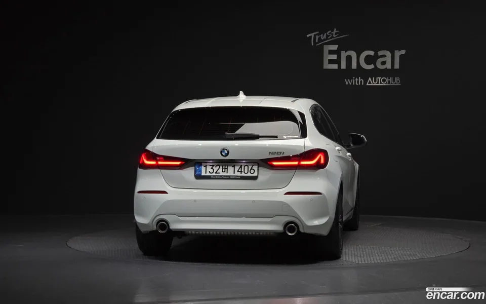 BMW 1 Series 120i 2022 — миниатюра 4