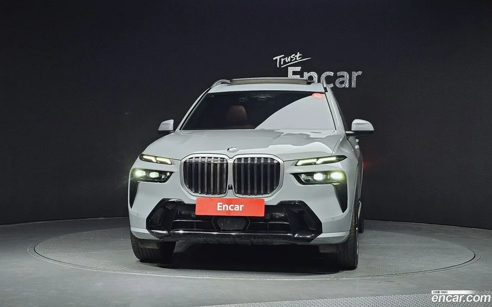 BMW X7 xDrive 40i M 7 2023 — миниатюра 3