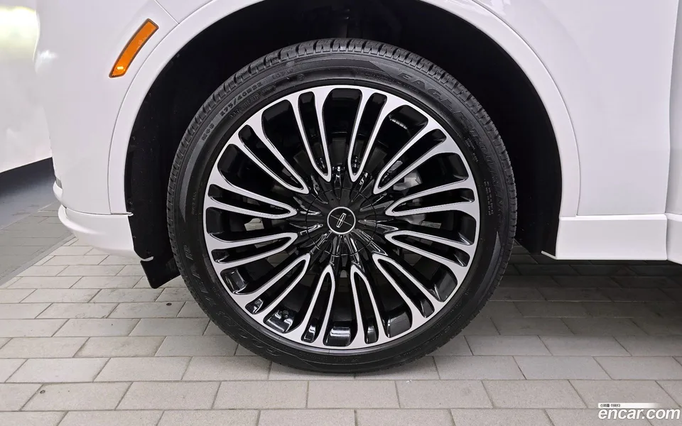 Lincoln Aviator 3.0 AWD 2025 — миниатюра 4