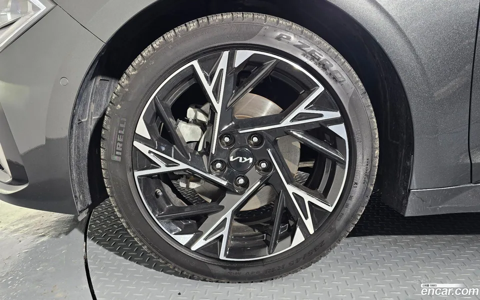 Kia K5 1.6 2023 — миниатюра 2