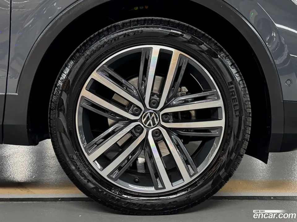 Volkswagen Tiguan 2.0 TDI 2024 — миниатюра 2
