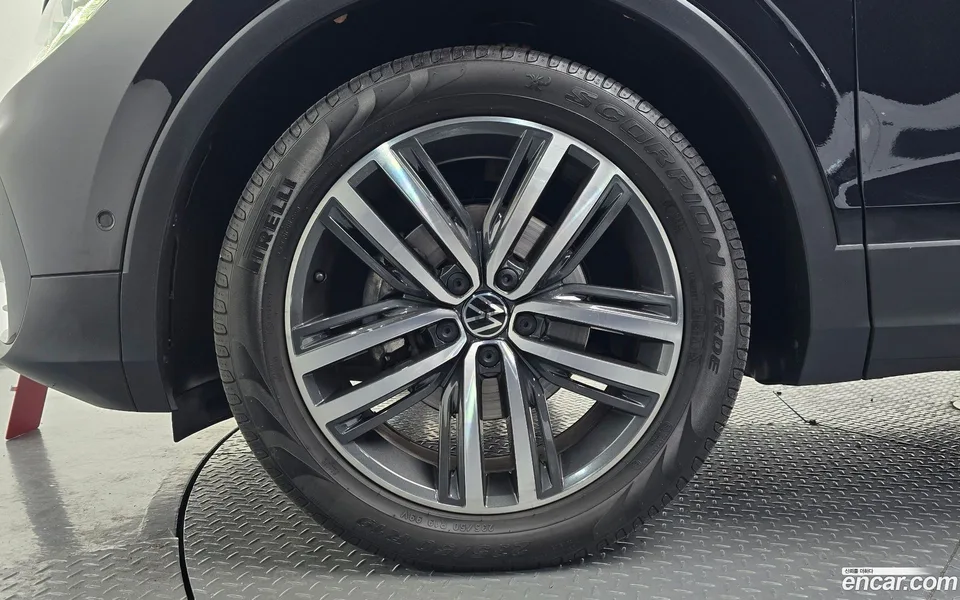 Volkswagen Tiguan 2.0 TDI 2023 — миниатюра 5