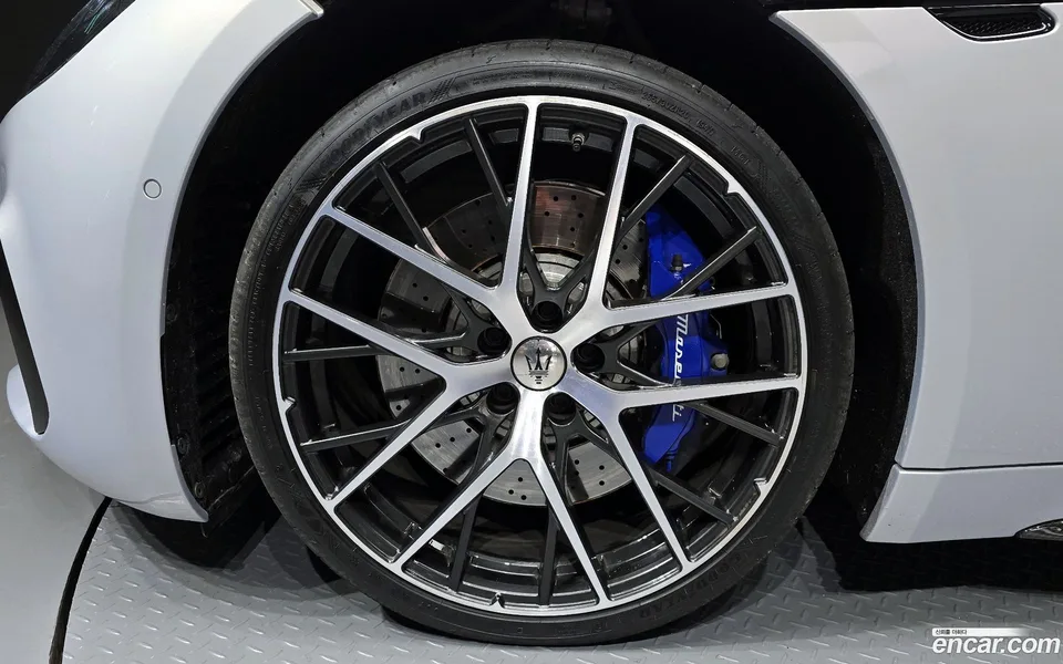 Maserati GranCabrio 3.0 V6 2024 — thumbnail 5
