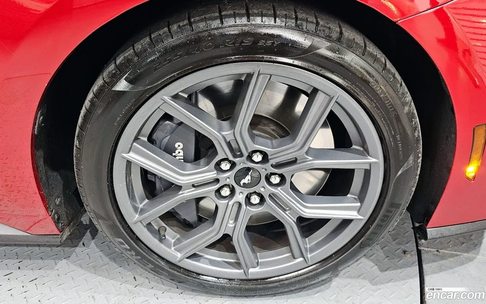 Ford Mustang 2.3 2024 — миниатюра 2