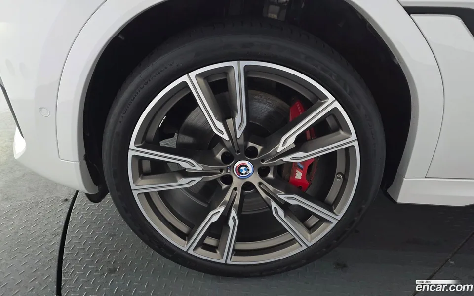 BMW X6 M50i 2023 — миниатюра 2