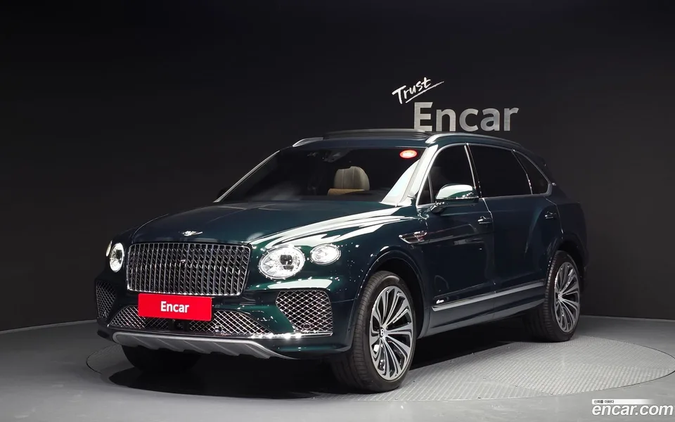 Bentley Bentayga 4.0 V8 EWB 2024 — фото 1, купить с доставкой в Москву