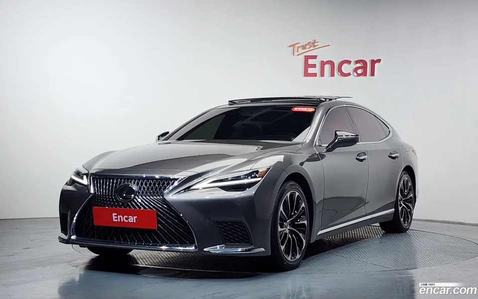 Lexus LS 500 3.5 AWD 2022 — фото 1, купить с доставкой в Москву
