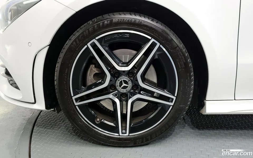 Mercedes-Benz CLA-Class CLA250 4MATIC 2023 — миниатюра 5