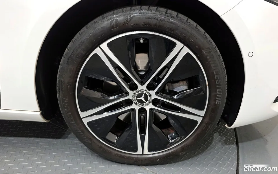 Mercedes-Benz A-Class A220 2023 — миниатюра 2