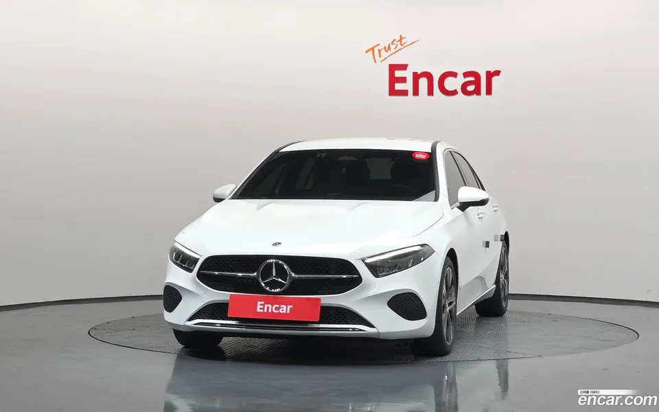 Mercedes-Benz A-Class A220 2023 — миниатюра 3