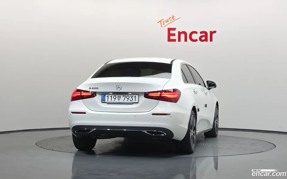 Mercedes-Benz A-Class A220 2023 — миниатюра 4