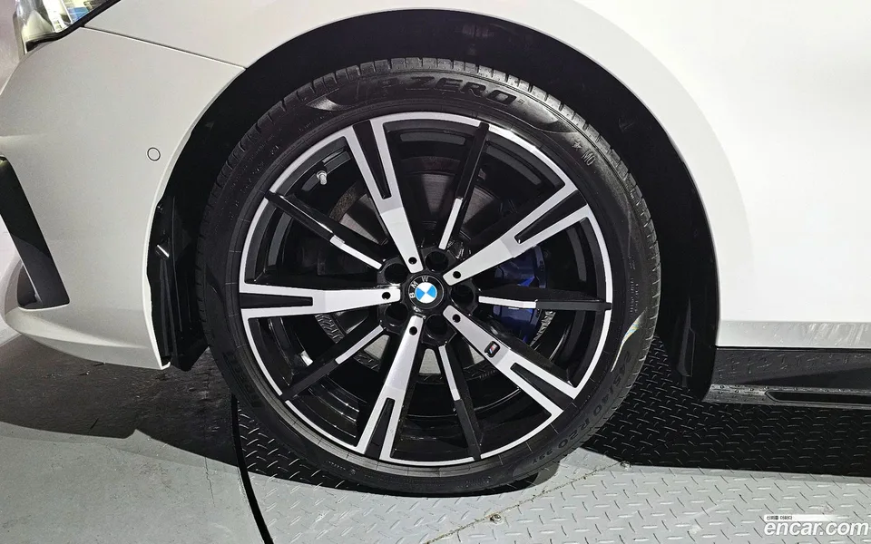 BMW 5 Series 530i xDrive M 2025 — миниатюра 2