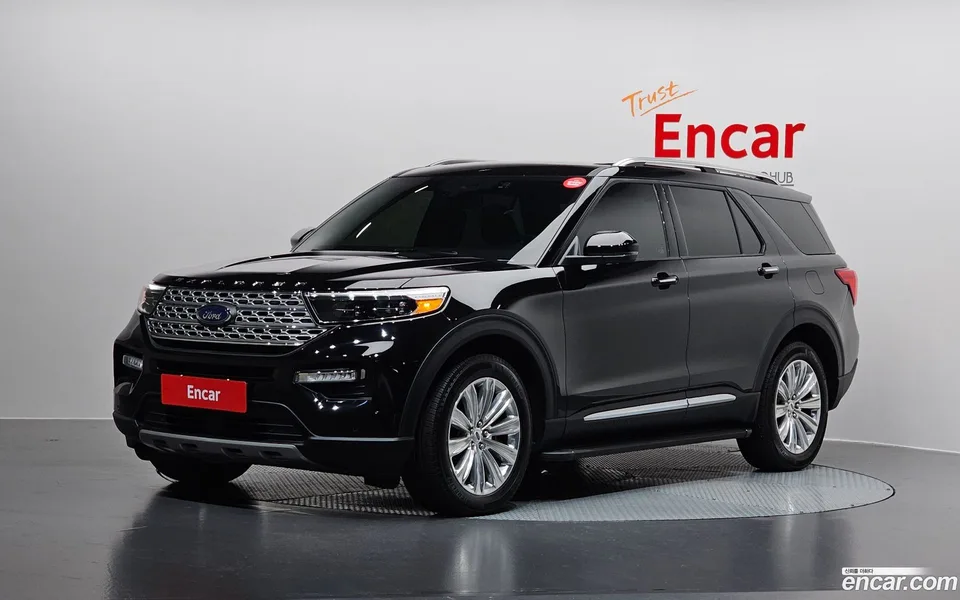Ford Explorer 2.3 4WD 2023 — фото 1, купить с доставкой в Москву