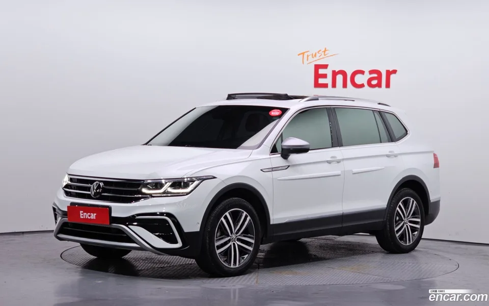 Volkswagen Tiguan Allspace 2.0 TSI 2023 — фото 1, купить с доставкой в Москву