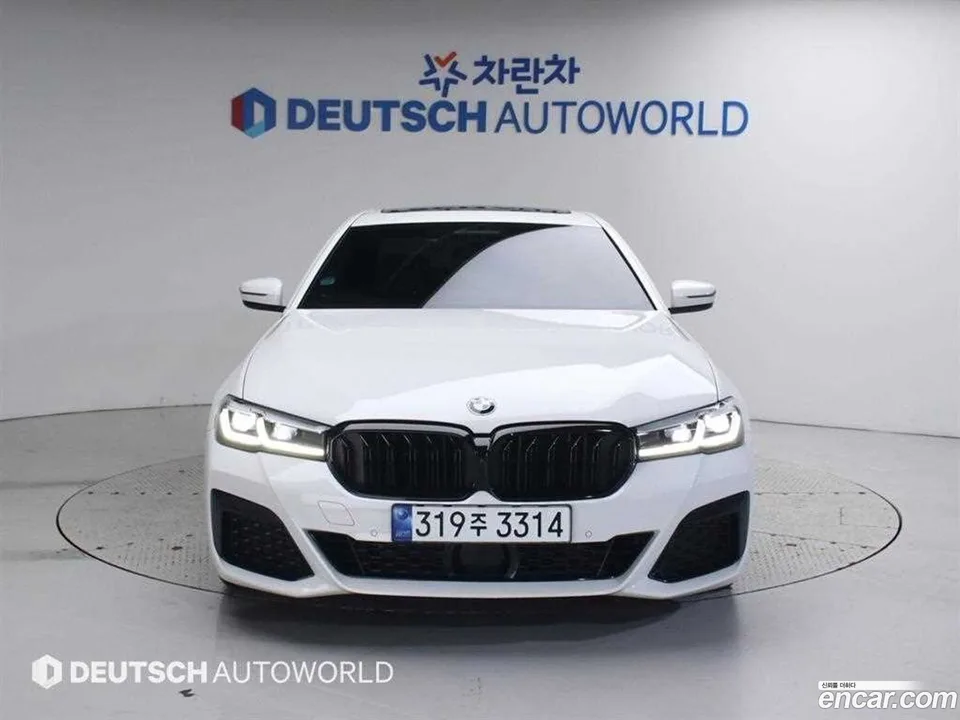 BMW 5 Series 520i M 2023 — миниатюра 3