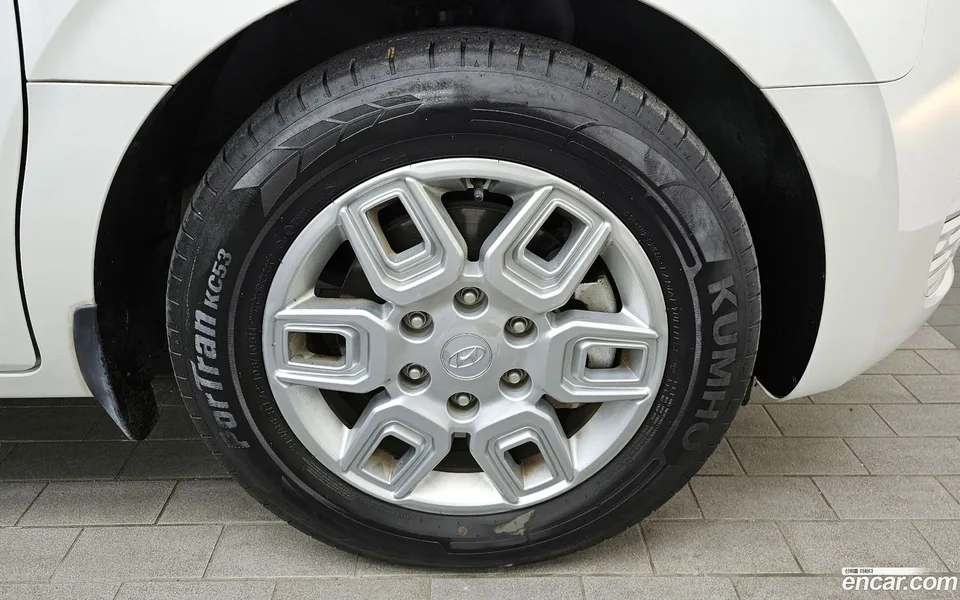Hyundai Staria 5 2022 — миниатюра 2