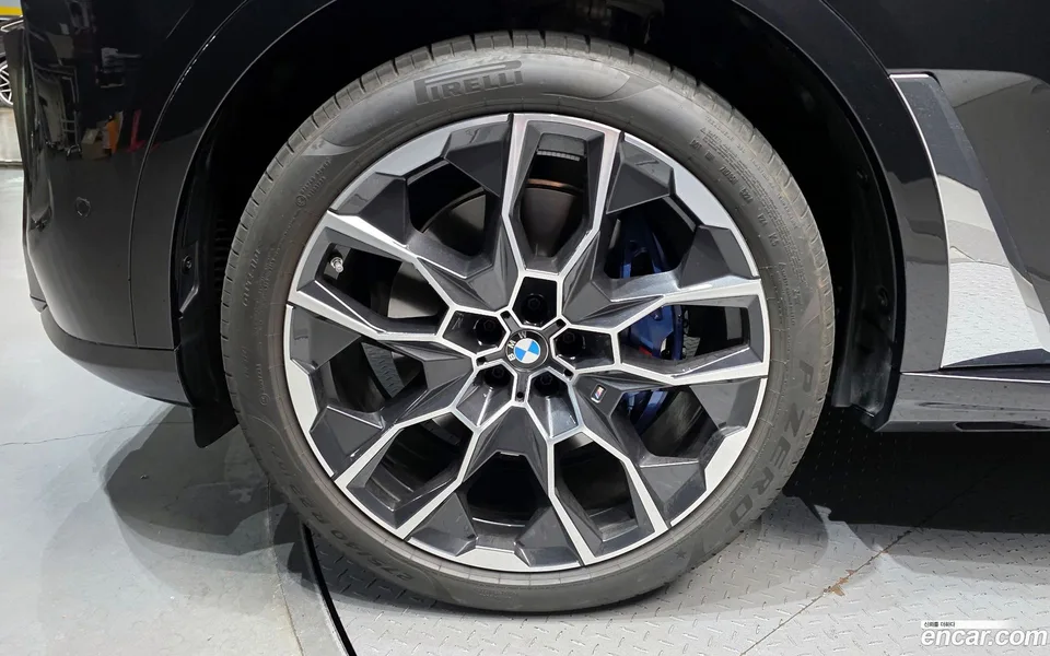 BMW X7 xDrive 40i M 6 2025 — миниатюра 2