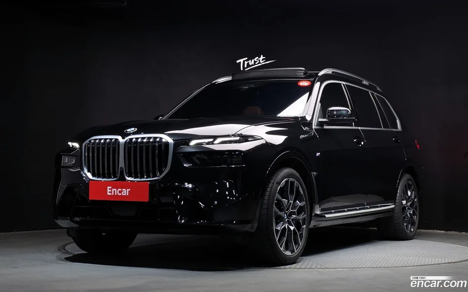 BMW X7 xDrive 40i M 6 2025 — фото 1, купить с доставкой в Москву