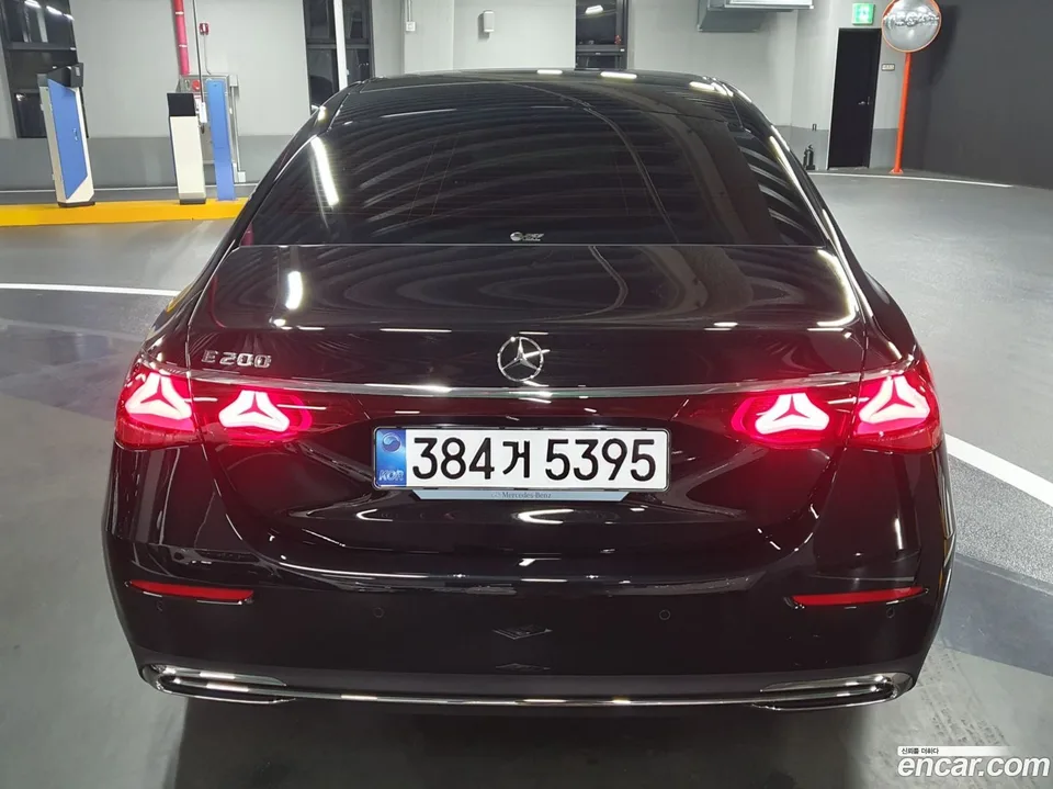 Mercedes-Benz E-Class E200 2025 — миниатюра 4
