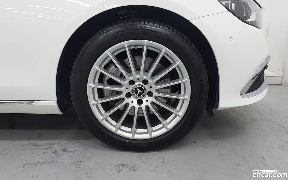 Mercedes-Benz E-Class E220d 4MATIC 2022 — миниатюра 2