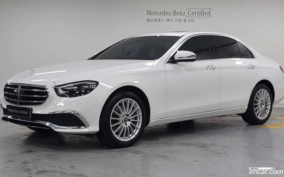 Mercedes-Benz E-Class 2022