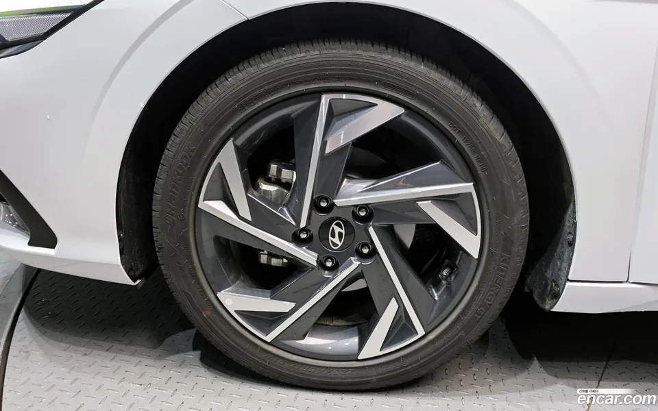 Hyundai Avante CN7 1.6 2025 — миниатюра 2