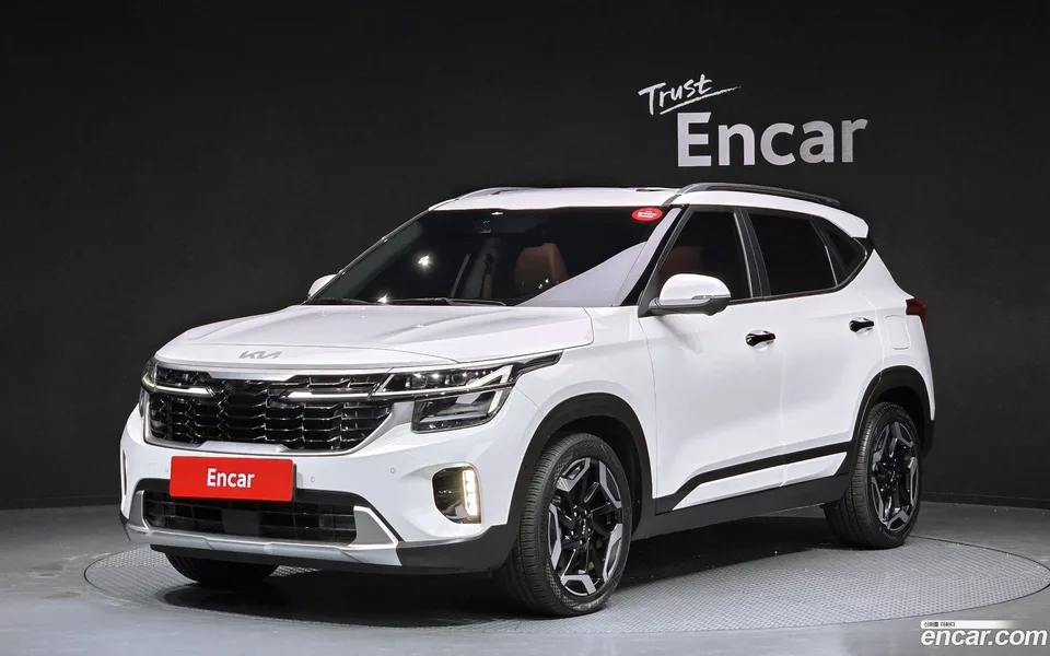 Kia Seltos 1.6 2WD 2022 — фото 1, купить с доставкой в Москву