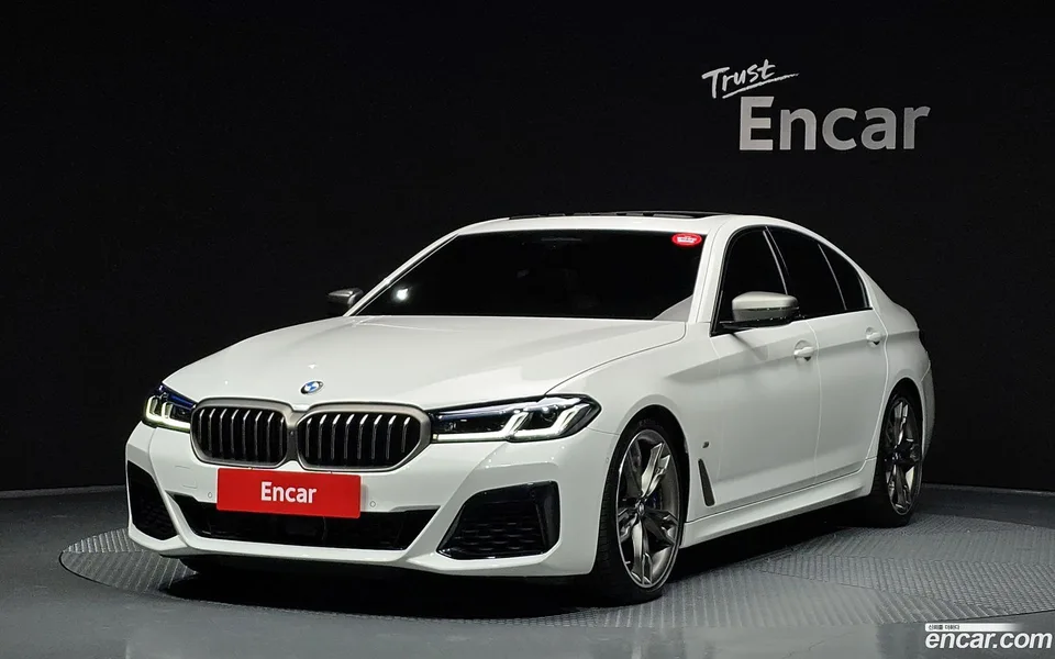 BMW 5 Series M550i xDrive 2022 — photo 1, buy with delivery to Moscow