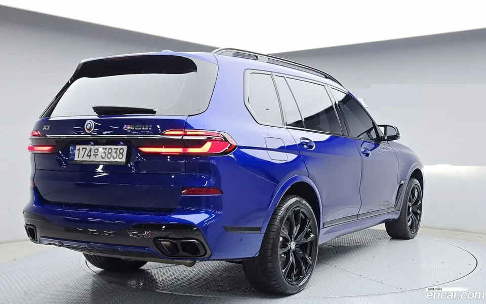 BMW X7 M60i xDrive 6 2022 — миниатюра 2