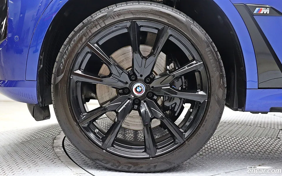 BMW X7 M60i xDrive 6 2022 — миниатюра 5