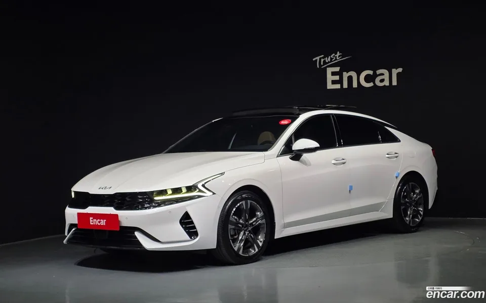 Kia K5 Hybrid 2022 — фото 1, купить с доставкой в Москву