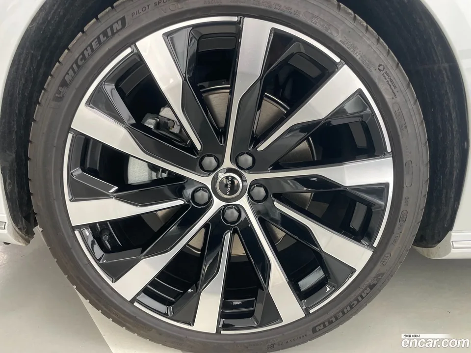Volvo S90 B5 2025 — миниатюра 2