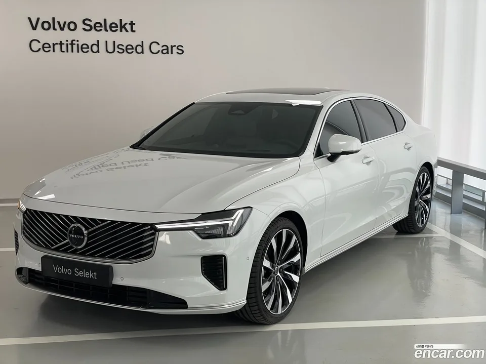 Volvo S90 B5 2025 — фото 1, купить с доставкой в Москву