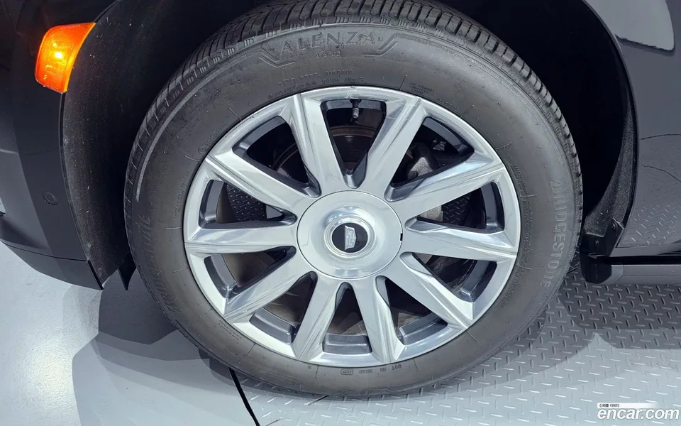 Cadillac Escalade 6.2 ESV 2022 — миниатюра 2