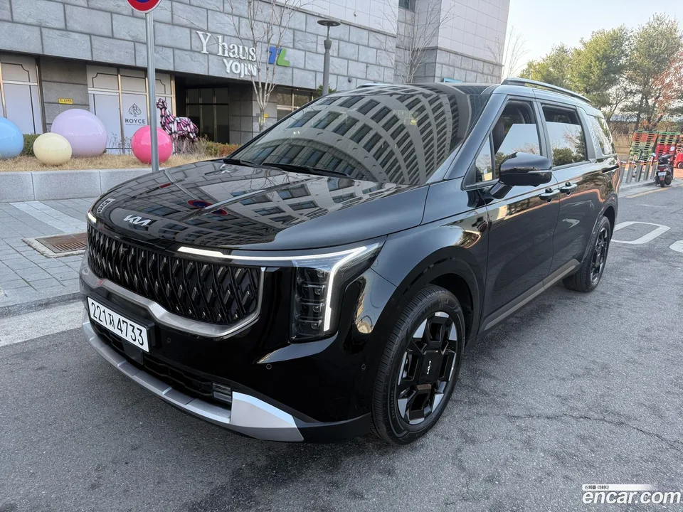 Kia Carnival HEV 9 2025 — фото 1, купить с доставкой в Москву
